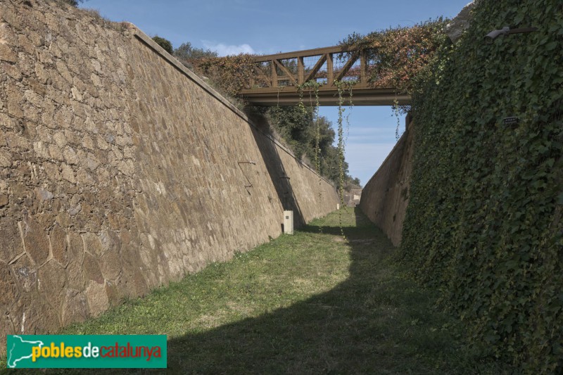 Castell de Sant Julià de Ramis (Foto: Raül Costal -invarquit.cultura.gencat.cat-, 2023) Castell de Sant Julià de Ramis