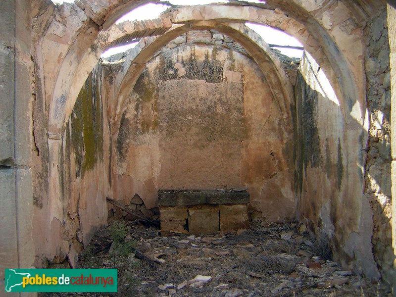 Seròs - Capella de Sant Domingo de Valldemóra (Foto: Cos d'Agents rurals -invarquit.cultura.gencat.cat-, 2013) Seròs - Capella de Sant Domingo de Valldemóra