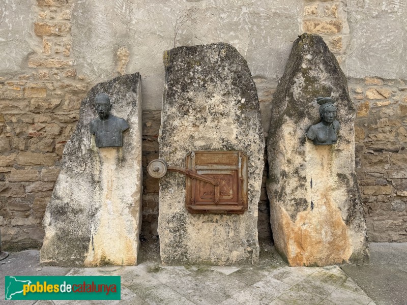 La Granja d'Escarp - Monument de la plaça del Forn