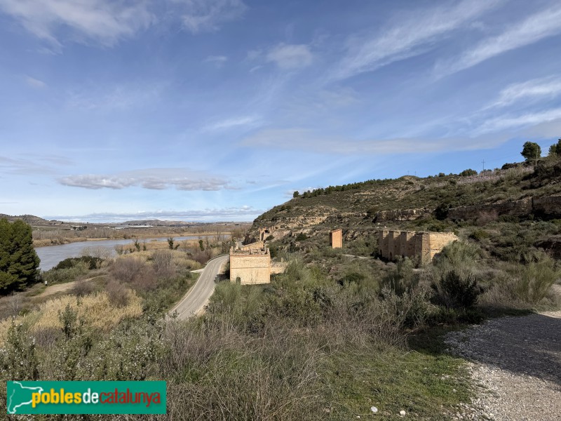 La Granja d'Escarp - Conjunt de la fàbrica de ciment