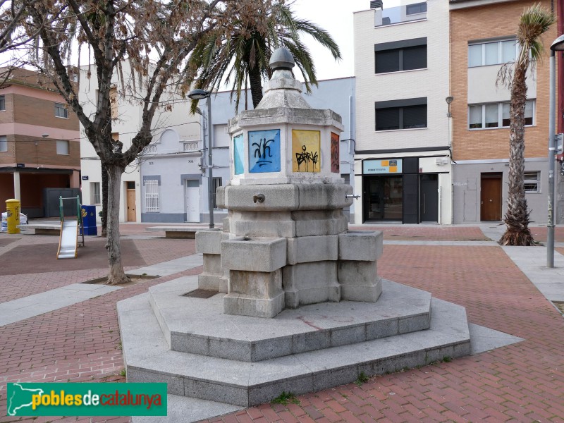 Badalona - Font de la plaça Casagemes