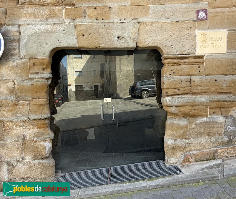 Almenar - Cal Tonot (Museu)