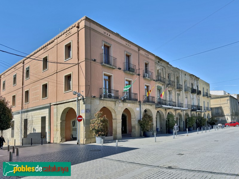 Almacelles - Porxos de la plaça de la Vila
