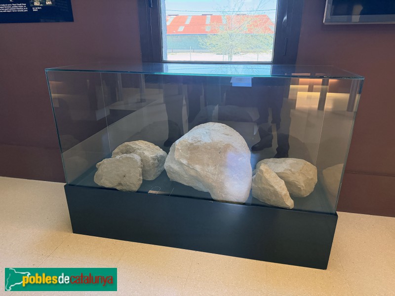 Almacelles - Museu Mas Dordal. restes d'un mil·liari romà