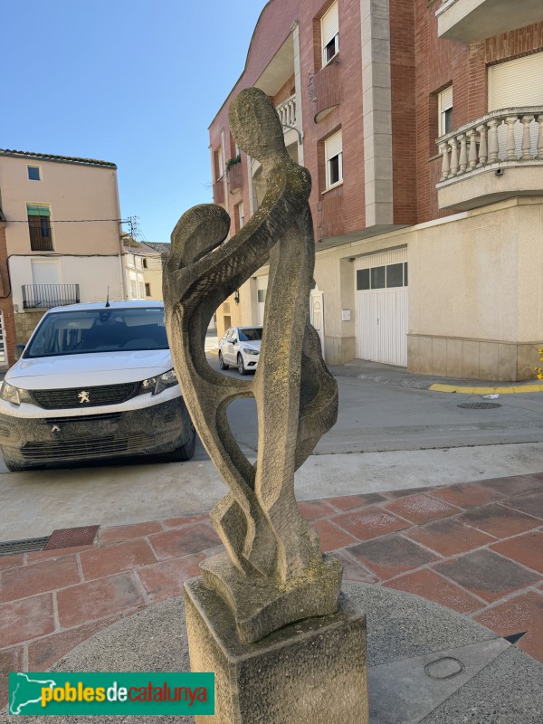 Ela Alamús - Escultura a la plaça de l'Església