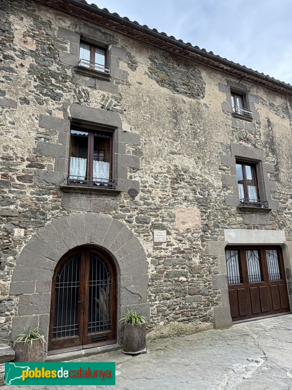 Rupit - Plaça Major, 8