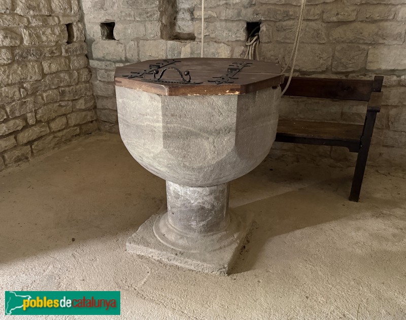 Tavertet - Església de Sant Cristòfol. Pica baptismal