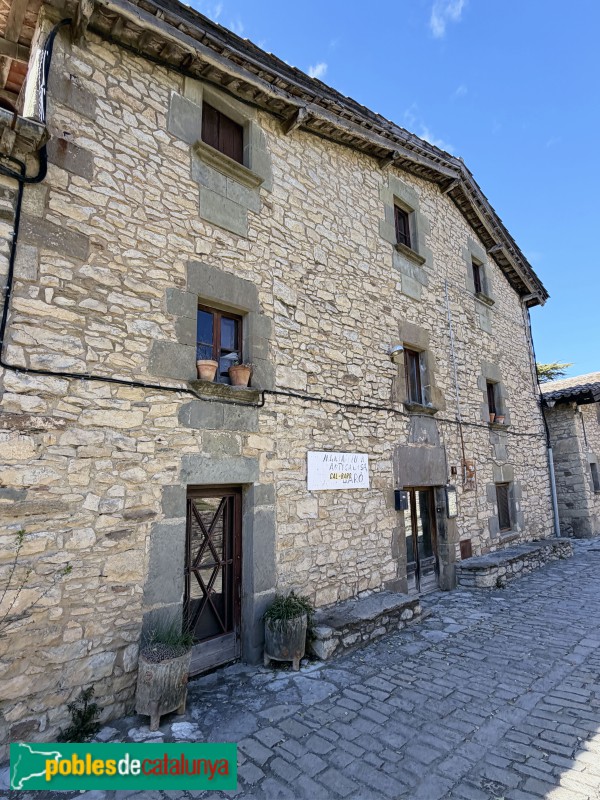 Tavertet - Carrer del Mig. Cal Baró