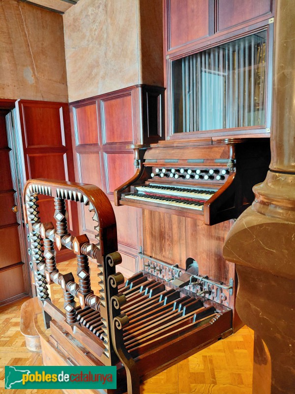 Barcelona - Palau Güell. Consola orgue Gaudí