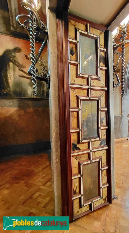 Barcelona - Palau Güell. Porta saló central