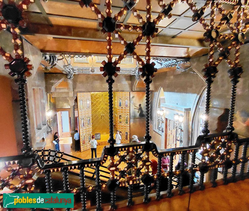 Barcelona - Palau Güell. Tribuna saló central