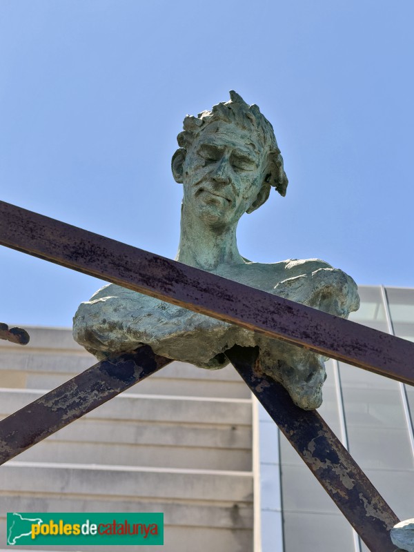 Sitges - Escultura <i>Pinzellades en el Temps</i>