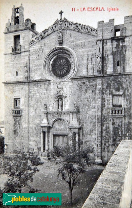 L'Escala - Església de Sant Pere. Postal antiga