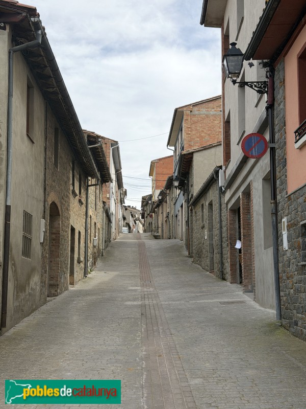 L'Esquirol - Carrer Nou (Foto: Albert Esteves, 2026) L'Esquirol - Carrer Nou