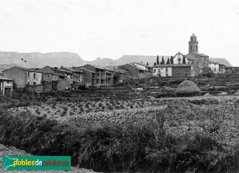 L'Esquirol - Carrer Nou (Foto: <i>Jaume Carbonell -Arxiu Centre Excursionista de Catalunya-</i>, 1920-1936) L'Esquirol - Carrer Nou