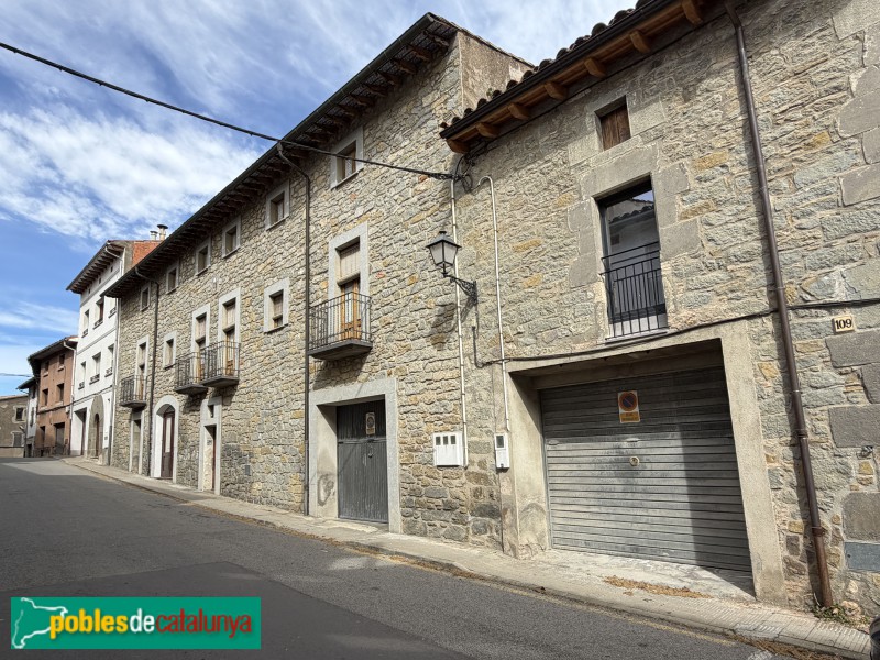 L'Esquirol - Carrer Major (Foto: Albert Esteves, 2026) L'Esquirol - Carrer Major
