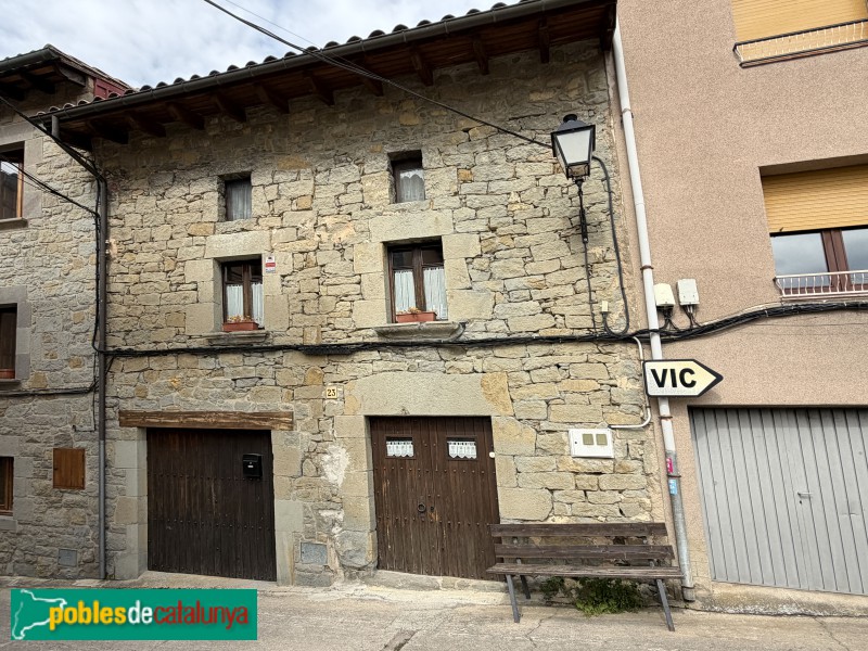 L'Esquirol - Carrer Major (Foto: Albert Esteves, 2026) L'Esquirol - Carrer Major
