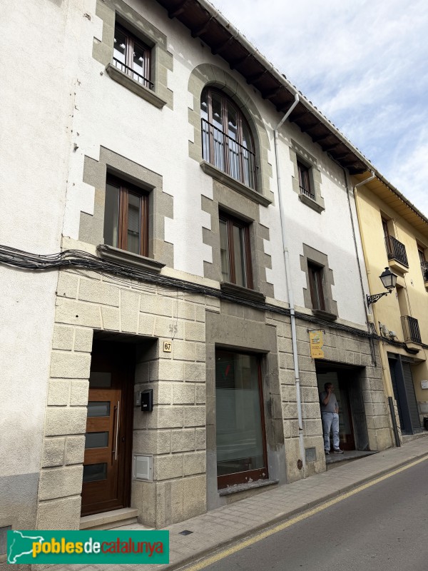 L'Esquirol - Carrer Major (Foto: Albert Esteves, 2026) L'Esquirol - Carrer Major