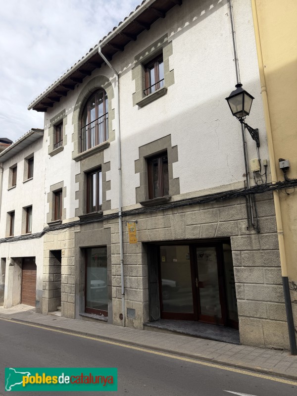 L'Esquirol - Carrer Major (Foto: Albert Esteves, 2026) L'Esquirol - Carrer Major