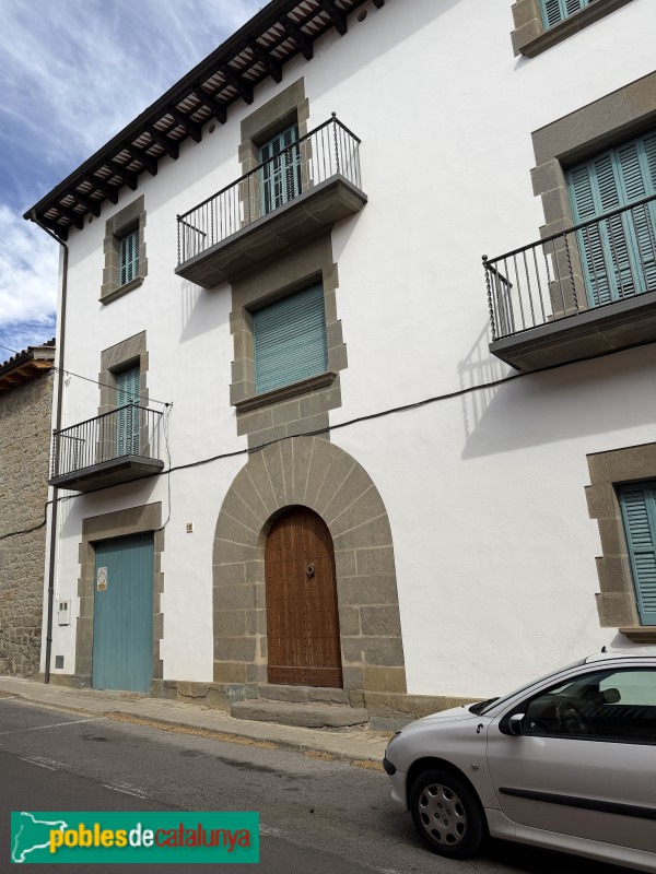 L'Esquirol - Carrer Major, 111 (Foto: Albert Esteves, 2026) L'Esquirol - Carrer Major, 111