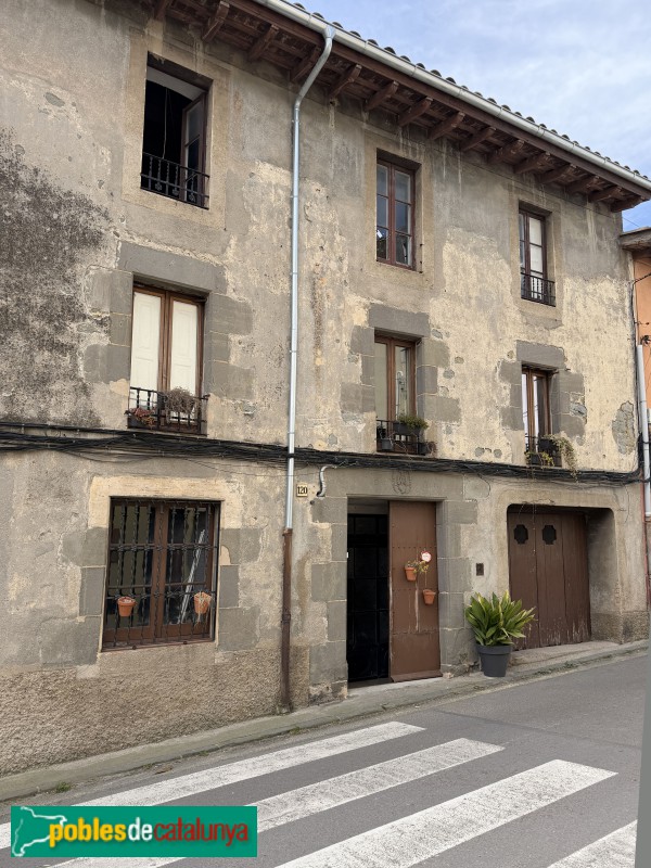 L'Esquirol - Carrer Major, 120 (Foto: Albert Esteves, 2026) L'Esquirol - Carrer Major, 120