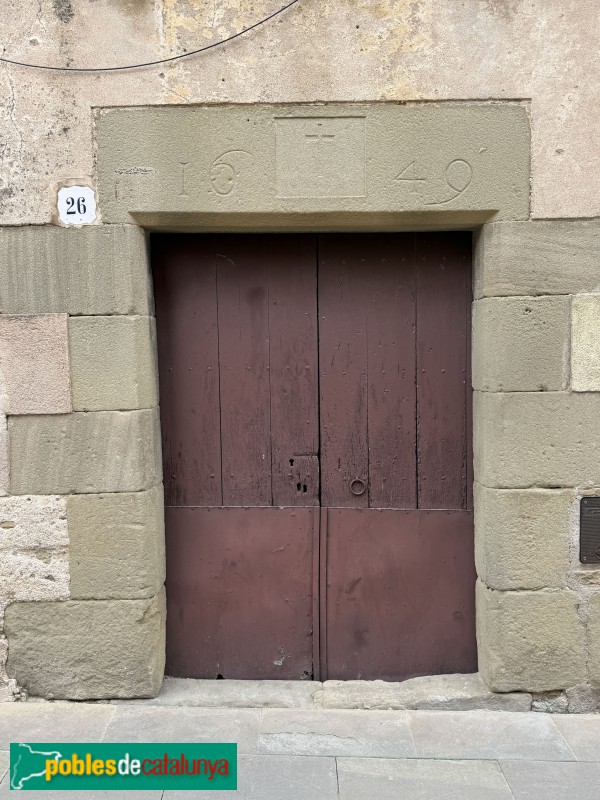 Folgueroles - Carrer Major. Llinda de 1649 (Foto: Albert Esteves, 2026) Folgueroles - Carrer Major. Llinda de 1649