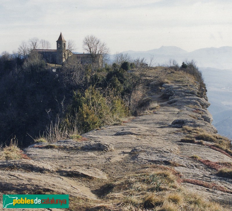 L'Esquirol - Santuari de la M.D. de Cabrera (Foto: <i>Jordi Contijoch -invarquit.cultura.gencat.cat-</i>, 2002) L'Esquirol - Santuari de la M.D. de Cabrera