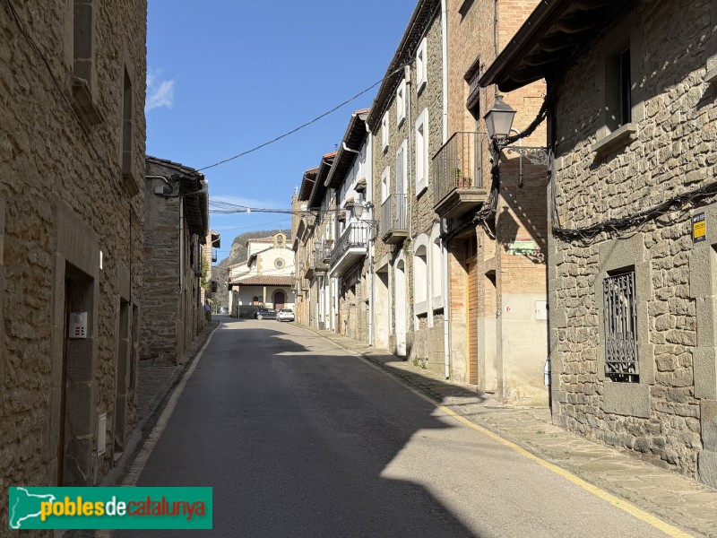 L'Esquirol - Cantonigròs. Carrer Major (Foto: Albert Esteves, 2026) L'Esquirol - Cantonigròs. Carrer Major