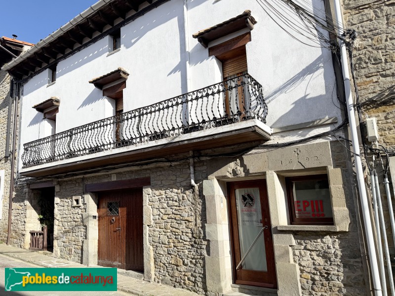 L'Esquirol - Cantonigròs. Carrer Major (Foto: Albert Esteves, 2026) L'Esquirol - Cantonigròs. Carrer Major