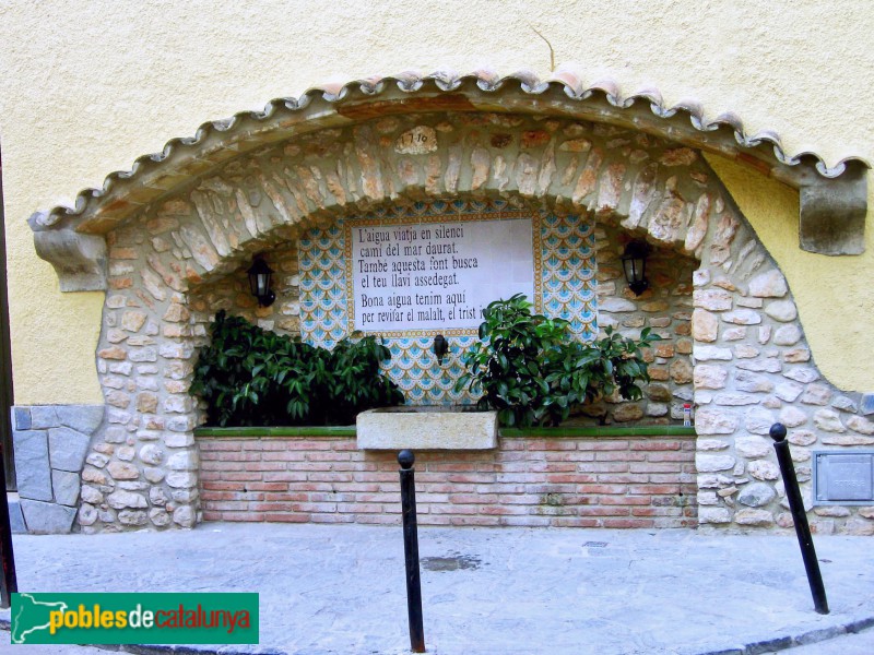 Santa Oliva - Les fonts (Foto: Albert Esteves, 2006) Santa Oliva - Les fonts