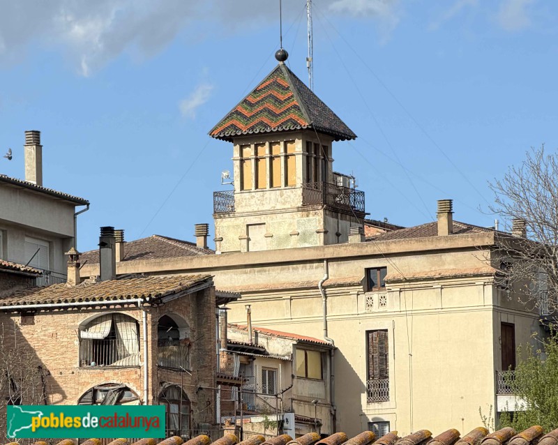 Roda de Ter - Torre de Can Planoles (Foto: Albert Esteves, 2026) Roda de Ter - Torre de Can Planoles