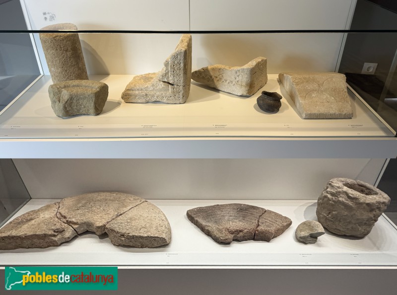 Roda de Ter - Museu Arqueològic de l'Esquerda. Elements de pedra (Foto: Albert Esteves, 2026) Roda de Ter - Museu Arqueològic de l'Esquerda. Elements de pedra