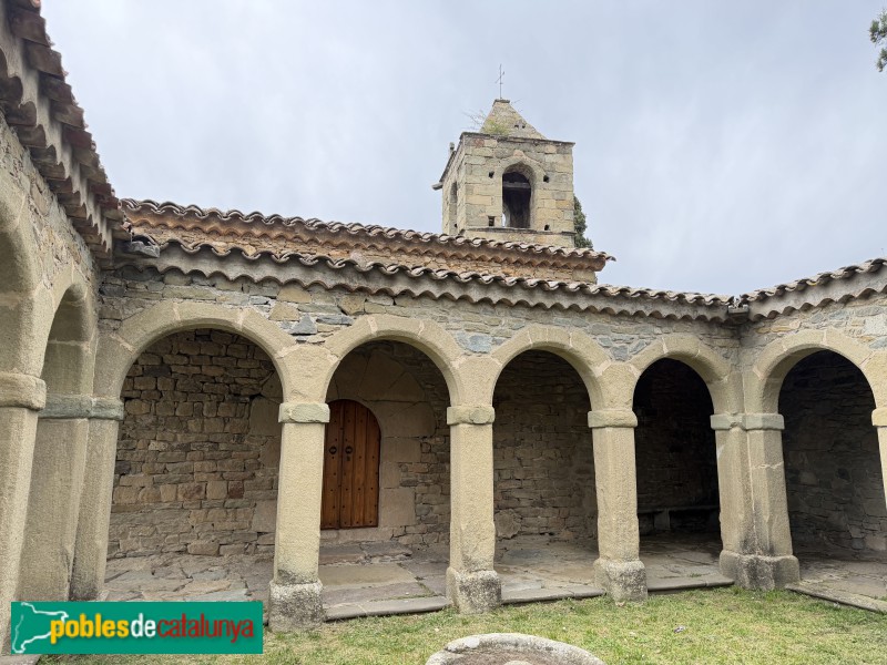 Les Masies de Roda - Monestir de Santa Magdalena de Conangle. Claustre (Foto: Albert Esteves, 2026) Les Masies de Roda - Monestir de Santa Magdalena de Conangle. Claustre