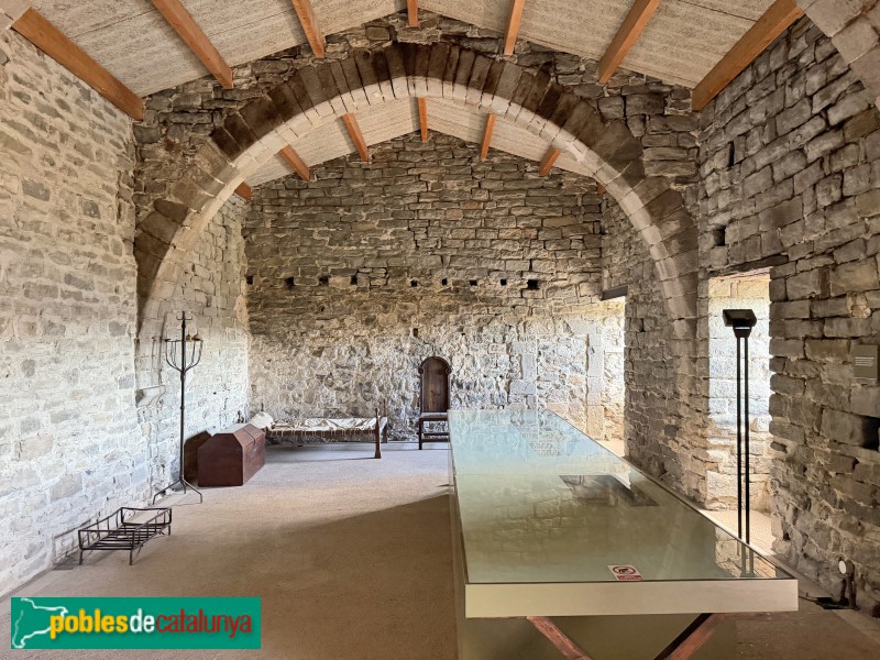 Les Masies de Roda - Monestir de Sant Pere de Casserres. Sala prioral (Foto: Albert Esteves, 2026) Les Masies de Roda - Monestir de Sant Pere de Casserres. Sala prioral