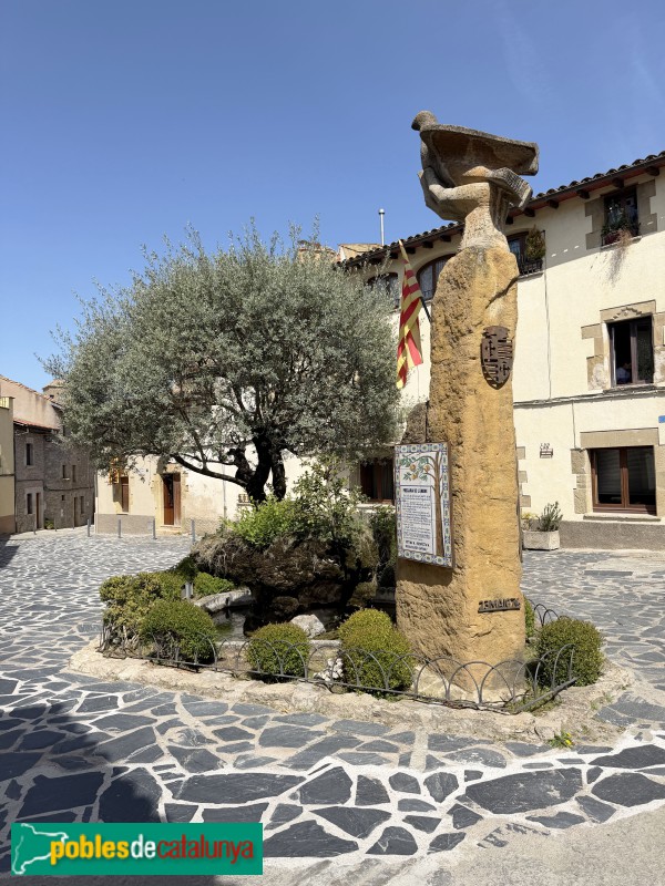 Taradell - Escultura <i>Exaltació a la Vida i a la Pau</i> (Foto: Albert Esteves, 2026) Taradell - Escultura <i>Exaltació a la Vida i a la Pau</i>