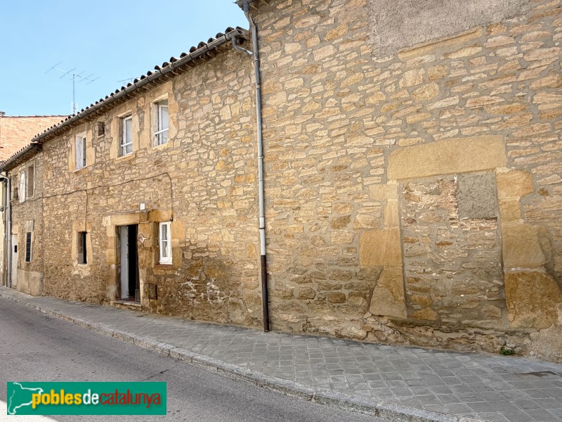 Taradell - Carrer de la Vila. Can Marquic i Ca l'Espanyol (Foto: Albert Esteves, 2026) Taradell - Carrer de la Vila. Can Marquic i Ca l'Espanyol