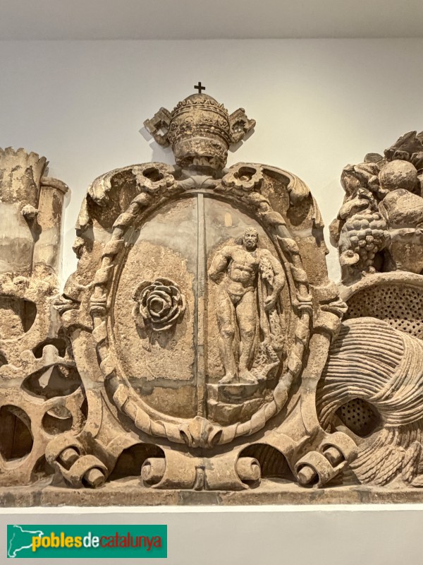 Reus - Museu d'Art i Història de Reus. Frontispici de la casa de la Vila