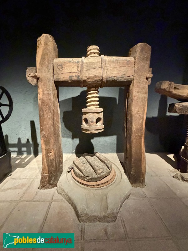 Reus - Museu d'Art i Història de Reus. Premsa de caragol