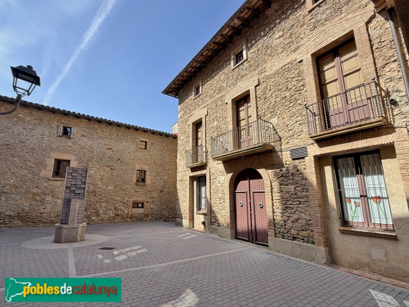 Taradell - Plaça de la Rectoria (Foto: Albert Esteves, 2026) Taradell - Plaça de la Rectoria