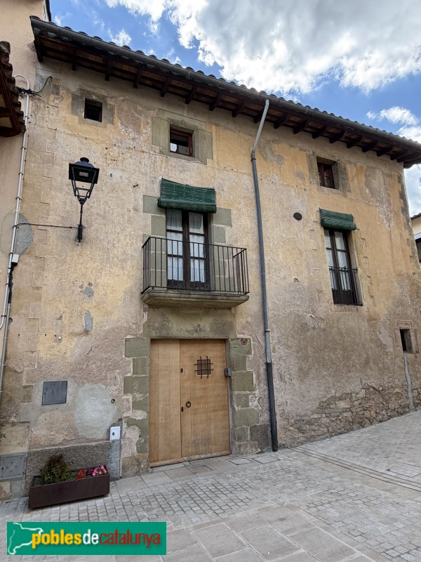 Sant Julià de Vilatorta - Plaça Major (Foto: Albert Esteves, 2026) Sant Julià de Vilatorta - Plaça Major