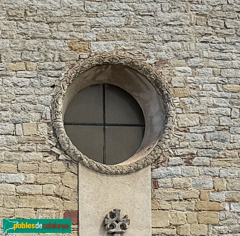 Sant Julià de Vilatorta - Església de Santa Maria de Vilalleons. Rosassa amb arquivoltes romàniques (Foto: Albert Esteves, 2026) Sant Julià de Vilatorta - Església de Santa Maria de Vilalleons. Rosassa amb arquivoltes romàniques