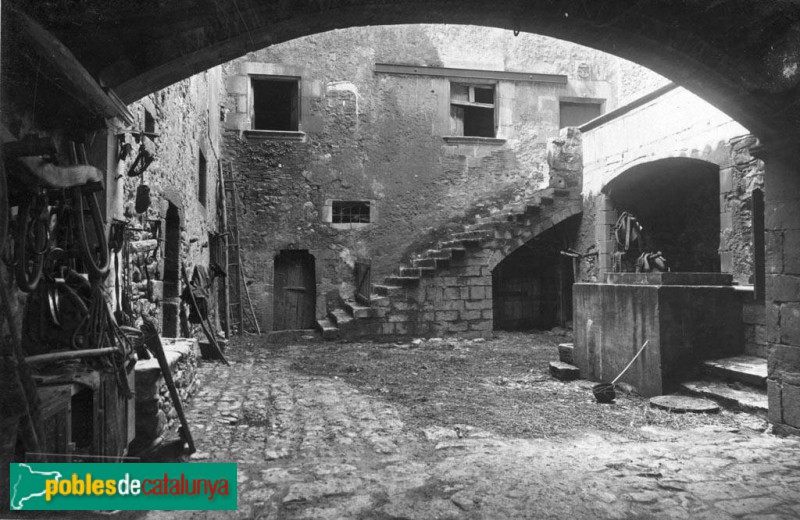 Sant Gregori - Castell de Cartellà (Foto: <i>Anònima -Arxiu Fotogràfic Centre Excursionista de Catalunya-</i>, 1890-1836) Sant Gregori - Castell de Cartellà