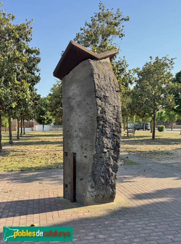 Sant Gregori - Monument a Miquel Martí Pol