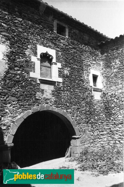 Sant Gregori - Mas Gironès Vell (Foto: Ramon Maria Castells i Llavanera -invarquit.cultura.gencat.cat-, 1986) Sant Gregori - Mas Gironès Vell