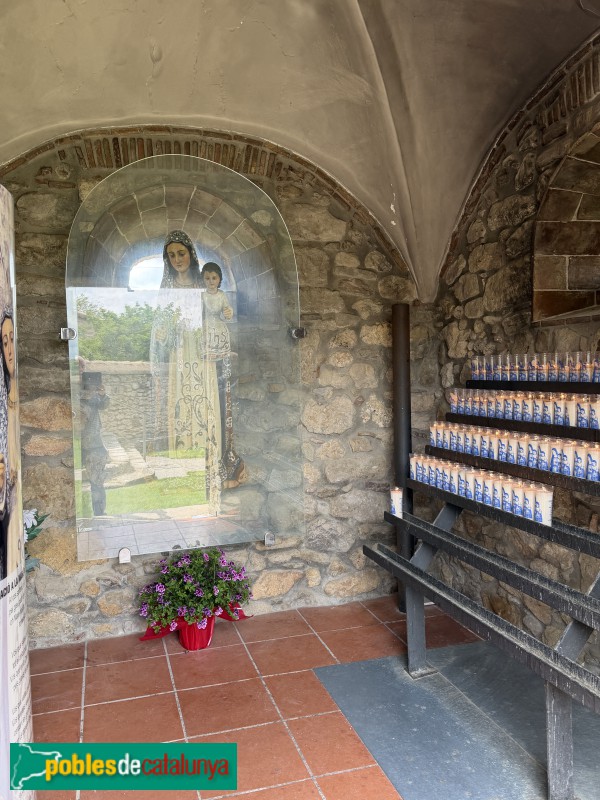 Balenyà - Santuari de la M.D. de l'Ajuda. Comunidor
