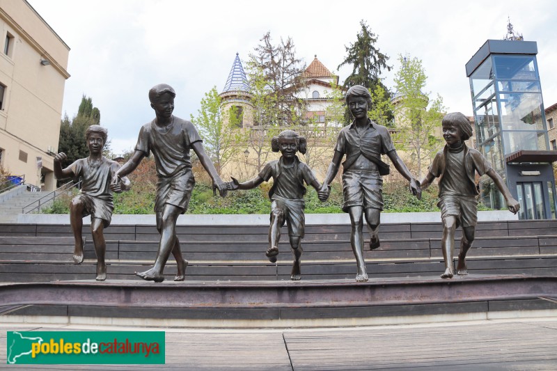 Manlleu - Escultura <i>La il·lustració de la llum del món</i> (Foto: Albert Esteves, 2023) Manlleu - Escultura <i>La il·lustració de la llum del món</i>