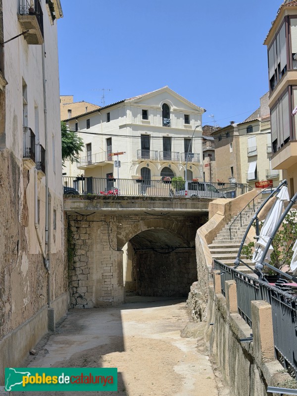 Falset - Edifici del Banc Central (Foto: Albert Esteves, 2026) Falset - Edifici del Banc Central