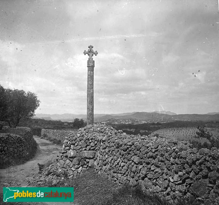 Falset - Creu de la Torre de Fontaubella (Foto: <i>Josep Salvany -Fons Salvany. Biblioteca de Catalunya-</i>, 1922) Falset - Creu de la Torre de Fontaubella