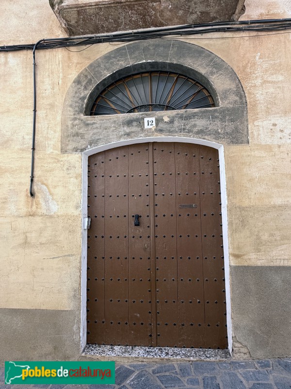 Marçà - Portal de Cal Garrons, 1867 (Foto: Albert Esteves, 2026) Marçà - Portal de Cal Garrons, 1867