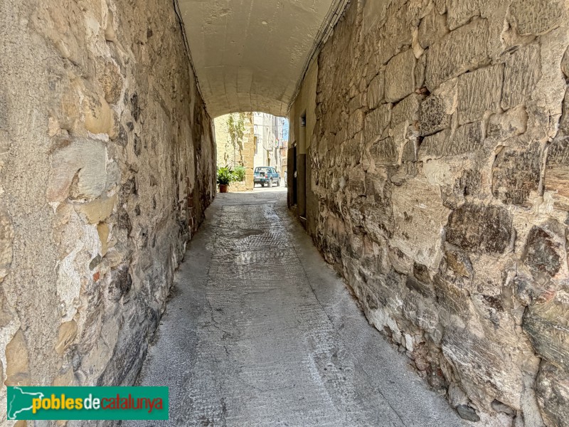 Cornudella de Montsant - Plaça de la Vila. Perxe de la Vileta (Foto: Albert Esteves, 2026) Cornudella de Montsant - Plaça de la Vila. Perxe de la Vileta